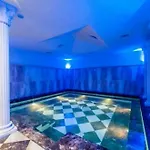 мия 2 Deluxe Royal Apartment *