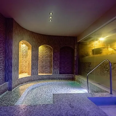 мия 2 Deluxe Royal Appartement *